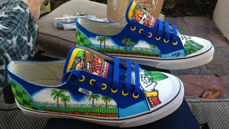 Illustration for article titled Hand Painted Sonic Shoes Have Impressive Details On Them